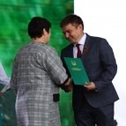 Руководители региональных органов власти вручили награды труженикам села
Руководители региональных органов власти вручили награды труженикам села
