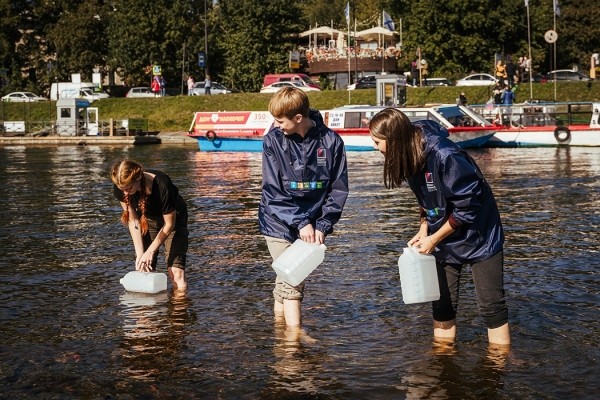 Зауральские «менделеевцы» вернулись из столичной экологической экспедиции Зауральские «менделеевцы» вернулись из столичной экологической экспедиции