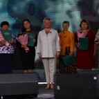 Руководители региональных органов власти вручили награды труженикам села
Руководители региональных органов власти вручили награды труженикам села