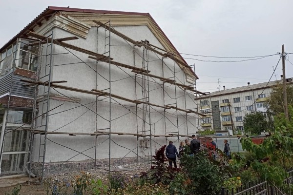 В Кургане обновляют фасады домов 