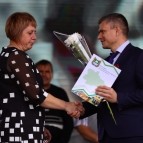 Руководители региональных органов власти вручили награды труженикам села
Руководители региональных органов власти вручили награды труженикам села