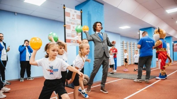 Олег Матыцин, и известные российские спортсмены посетили площадку &laquo;Малыши Кузбасса шагают в ГТО&raquo;  