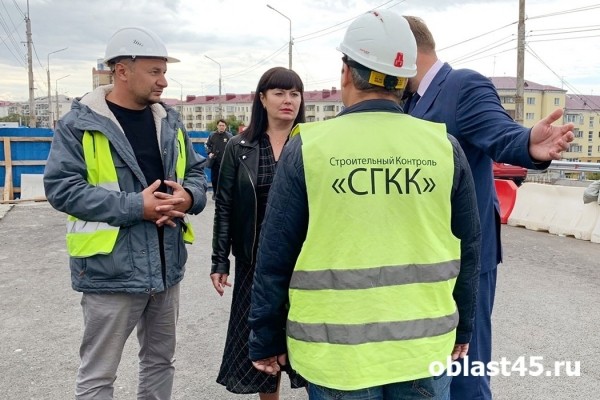 Как идёт реконструкция курганских мостов, проверила мэр Елена Ситникова Как идёт реконструкция курганских мостов, проверила мэр Елена Ситникова