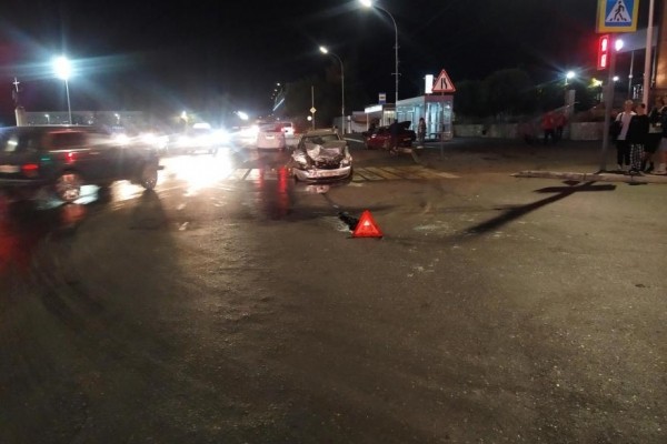 В Кургане в нескольких ДТП пострадали люди В Кургане в нескольких ДТП пострадали люди