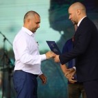 Руководители региональных органов власти вручили награды труженикам села
Руководители региональных органов власти вручили награды труженикам села