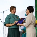 Руководители региональных органов власти вручили награды труженикам села
Руководители региональных органов власти вручили награды труженикам села