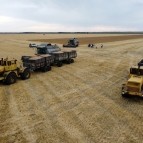 
											Губернатор Вадим Шумков: Главные герои уборочной кампании - ребята, которые своими руками вырастили и убирают урожай									