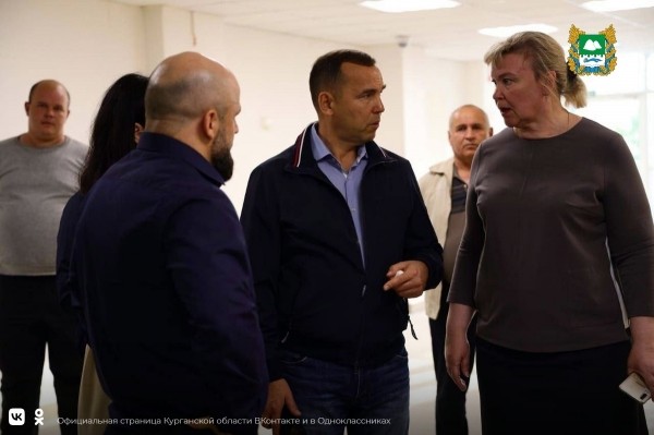 Губернатор Вадим Шумков поручил набирать персонал для новой детской поликлиники