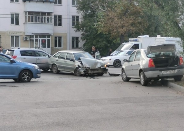 В центре Кургана в аварии пострадал пассажир «Лады» В центре Кургана в аварии пострадал пассажир «Лады»