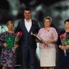 Руководители региональных органов власти вручили награды труженикам села
Руководители региональных органов власти вручили награды труженикам села