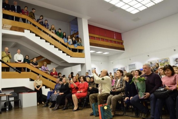 В Кургане открыли Всероссийскую выставку акварели