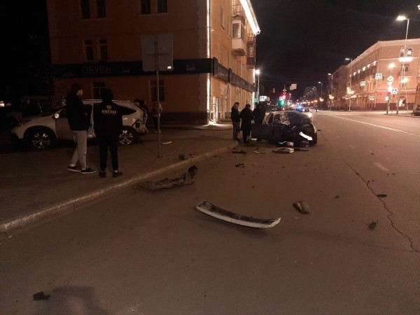В Кургане водитель не уступил дорогу и устроил двойное ДТП