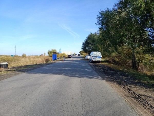 Не завершил маневр: в Кургане подросток попал под машину 