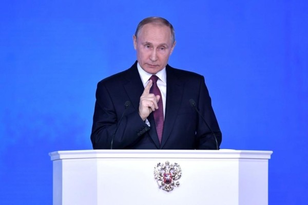 Путин заявил, что российские капиталы должны работать на страну и ее развитие Путин заявил, что российские капиталы должны работать на страну и ее развитие