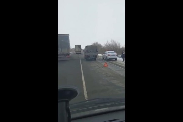 В Варгашинском округе ВАЗ залетел под большегруз В Варгашинском округе ВАЗ залетел под большегруз