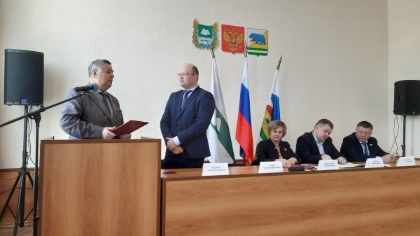 В Петуховском округе вместо врио появился официальный глава В Петуховском округе вместо врио появился официальный глава