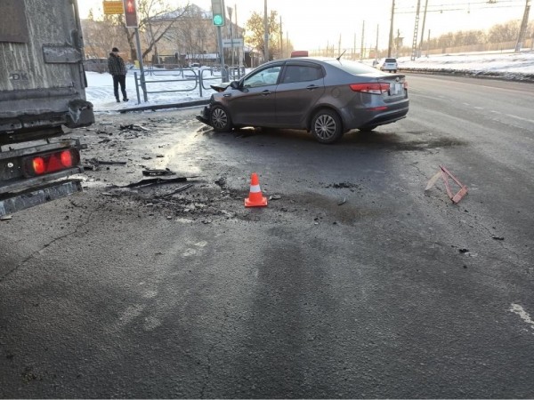 В Кургане иномарка не уступила дорогу и спровоцировала ДТП