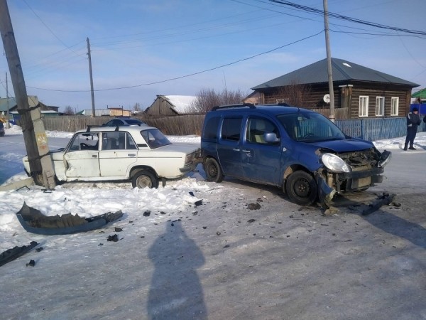 На трассе &laquo;Иртыш&raquo; в Курганской области погиб водитель ВАЗа