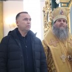 
											Губернатор Вадим Шумков принял участие в литургии перед крестным ходом с чудотворной Феодоровской иконой									