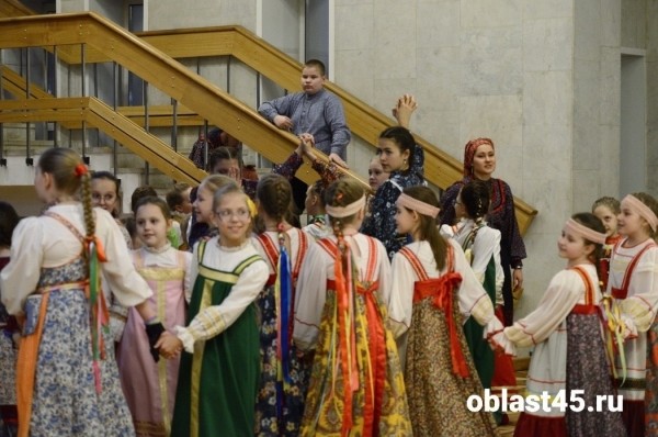 В Кургане школа искусств № 4 отмечает две пятерки 