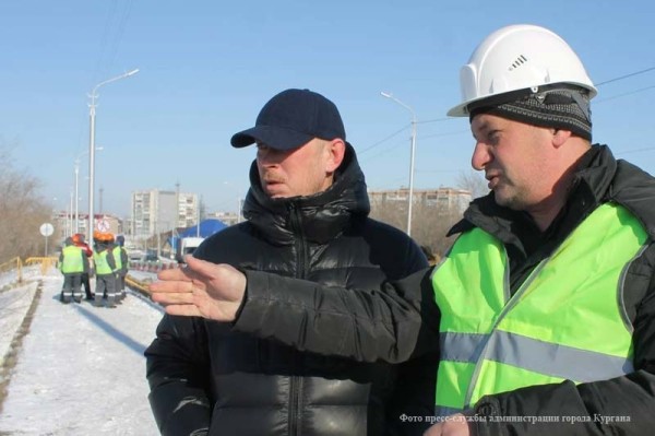 В Кургане начались работы на Бурово-Петровском мосту через реку Тобол