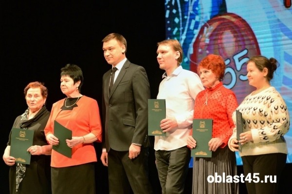 В Кургане школа искусств № 4 отмечает две пятерки 
