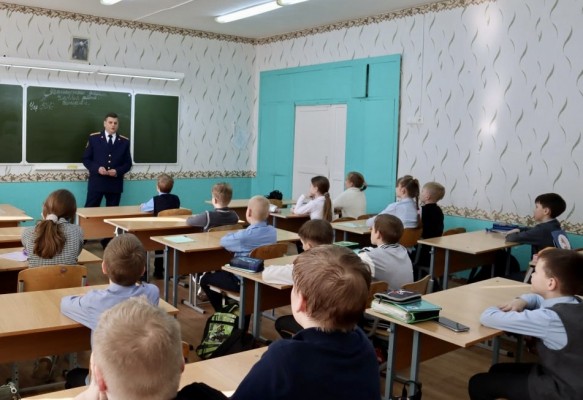 С учениками средней общеобразовательной школы № 40 поговорили о профессии следователя