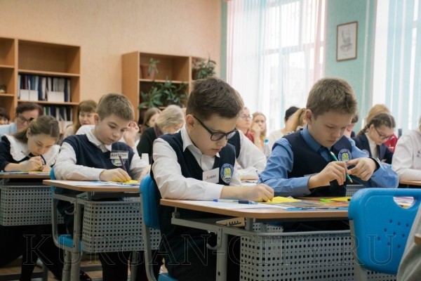 В Кургане проходит финал конкурса «Учитель года - 2023» В Кургане проходит финал конкурса «Учитель года - 2023»