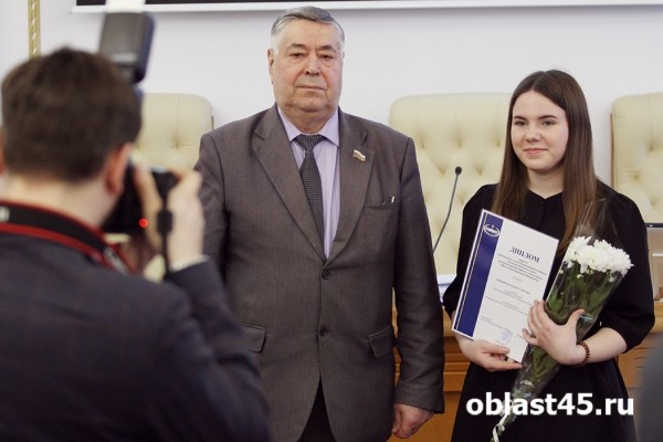 Студентов Зауралья наградили за &laquo;Законотворческую инициативу&raquo; денежной премией
