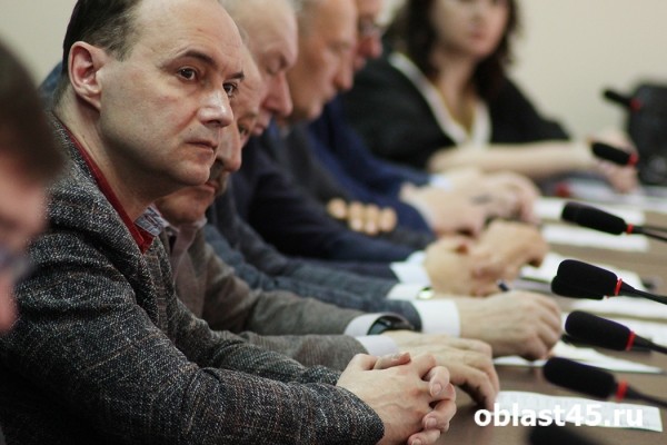 Сенатор Муратов предложил курганским заводам перечислять «десятину» на нужды СВО Сенатор Муратов предложил курганским заводам перечислять «десятину» на нужды СВО
