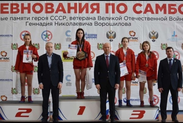Курганская самбистка взяла серебро на Всероссийских соревнованиях Курганская самбистка взяла серебро на Всероссийских соревнованиях