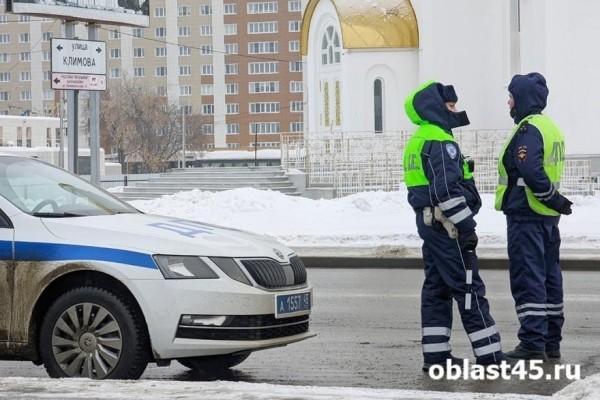 На дорогах Курганской области ограничили движение пассажирского транспорта На дорогах Курганской области ограничили движение пассажирского транспорта