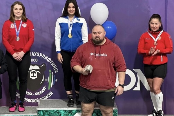 Спортсменка из Кургана завоевала серебро Чемпионата России по пауэрлифтингу