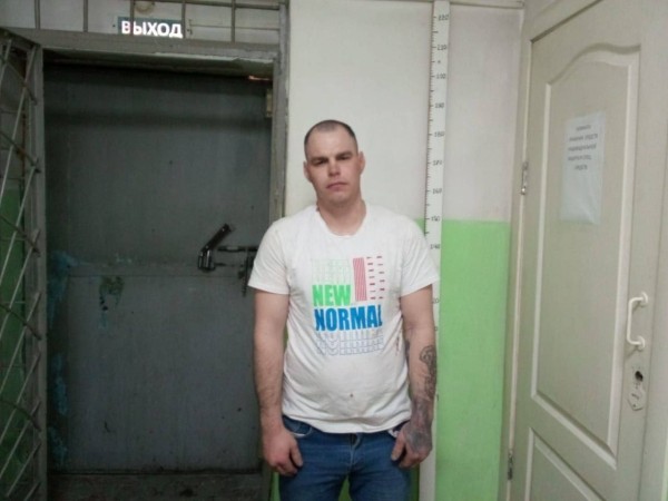 Курганские полицейские устроили стрельбу по машине нарушителя Курганские полицейские устроили стрельбу по машине нарушителя