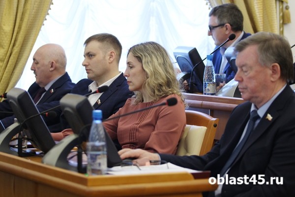 Студентов Зауралья наградили за &laquo;Законотворческую инициативу&raquo; денежной премией