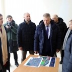 Губернатор Вадим Шумков проконтролировал ремонт школы в селе Большое Чаусово Кетовского округа и обсудил планы по дальнейшему развитию населенного пункта
Губернатор Вадим Шумков проконтролировал ремонт школы в селе Большое Чаусово Кетовского округа и обсудил планы по дальнейшему развитию населенного пункта