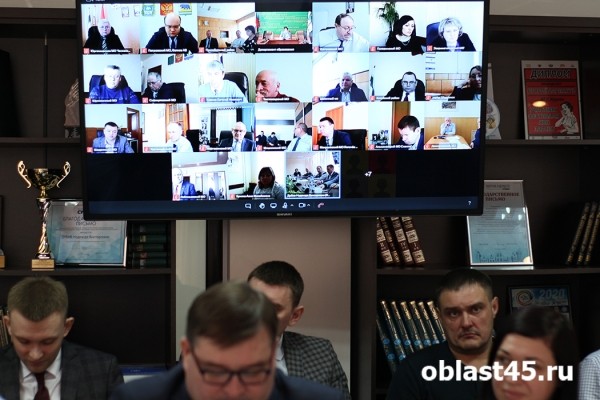 Сенатор Муратов предложил курганским заводам перечислять «десятину» на нужды СВО Сенатор Муратов предложил курганским заводам перечислять «десятину» на нужды СВО