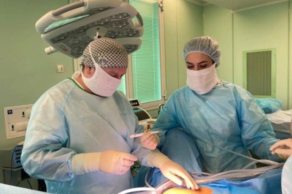 В Кургане провели уникальную операцию по удалению раковой опухоли В Кургане провели уникальную операцию по удалению раковой опухоли