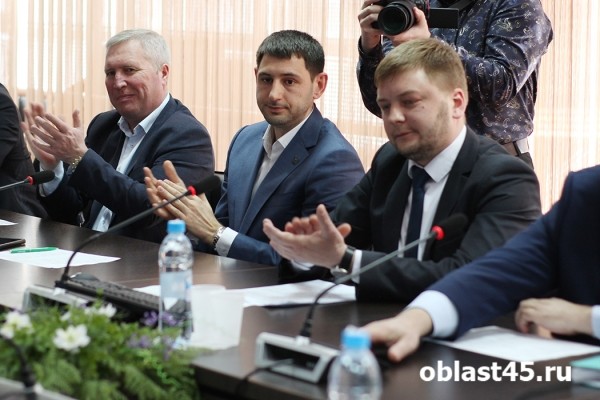 Сенатор Муратов предложил курганским заводам перечислять «десятину» на нужды СВО Сенатор Муратов предложил курганским заводам перечислять «десятину» на нужды СВО