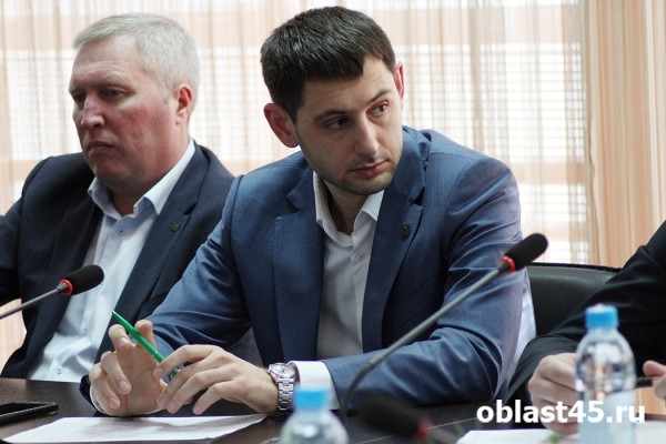 Сенатор Муратов предложил курганским заводам перечислять «десятину» на нужды СВО Сенатор Муратов предложил курганским заводам перечислять «десятину» на нужды СВО