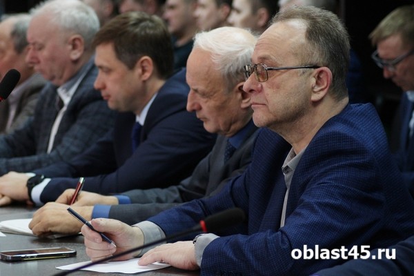 Сенатор Муратов предложил курганским заводам перечислять «десятину» на нужды СВО Сенатор Муратов предложил курганским заводам перечислять «десятину» на нужды СВО