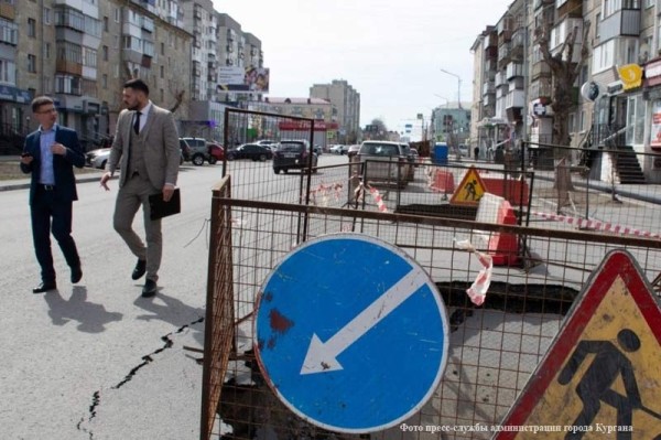 В Кургане закроют для движения участок улицы К. Маркса для устранения аварийной ситуации на сетях канализации