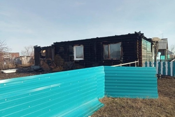 Ночью в Целинном округе сгорел дом Ночью в Целинном округе сгорел дом