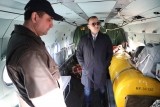 
											Губернатор Вадим Шумков встретился с экипажем вертолета МЧС России, который прибыл для тушения пожаров, и обратился к жителям Курганской области									