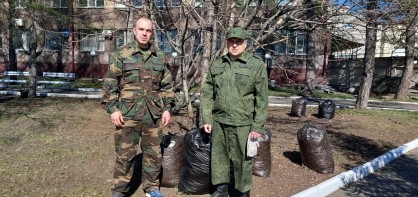 Сотрудники следственного управления Следственного комитета Российской Федерации по Курганской области приняли участие в городском субботнике