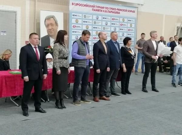 В Кургане дали старт XIV Всероссийскому турниру по греко-римской борьбе 