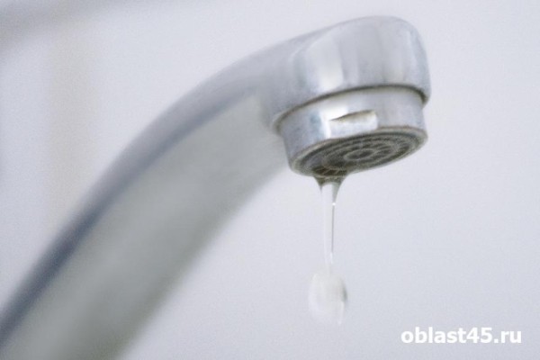 В Кургане из-за повреждения водопровода часть улицы Дзержинского пока без воды