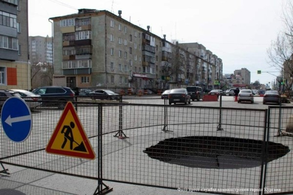 В Кургане закроют для движения участок улицы К. Маркса для устранения аварийной ситуации на сетях канализации