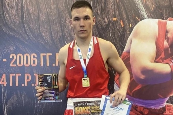 Курганец стал чемпионом УрФО по боксу