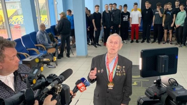&laquo;Залог успеха, это систематические занятия физкультурой и спортом&raquo;: Николай Исаков выполнил нормативы в 91 год.  